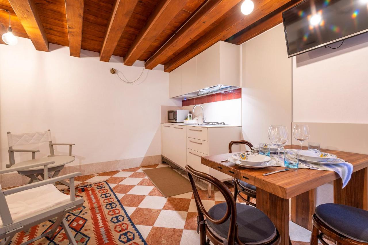 San Silvestro House Apartment Венеция Екстериор снимка