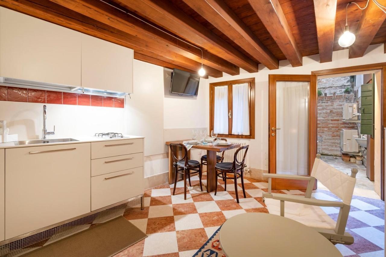 San Silvestro House Apartment Венеция Екстериор снимка