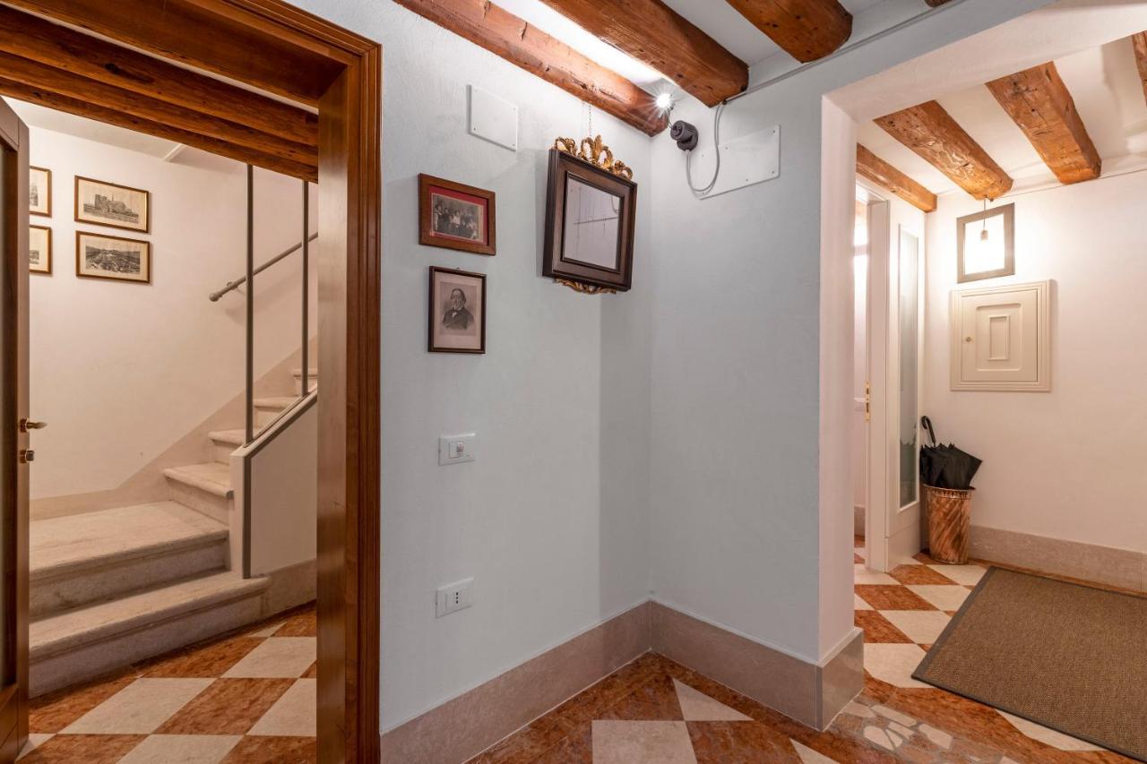 San Silvestro House Apartment Венеция Екстериор снимка