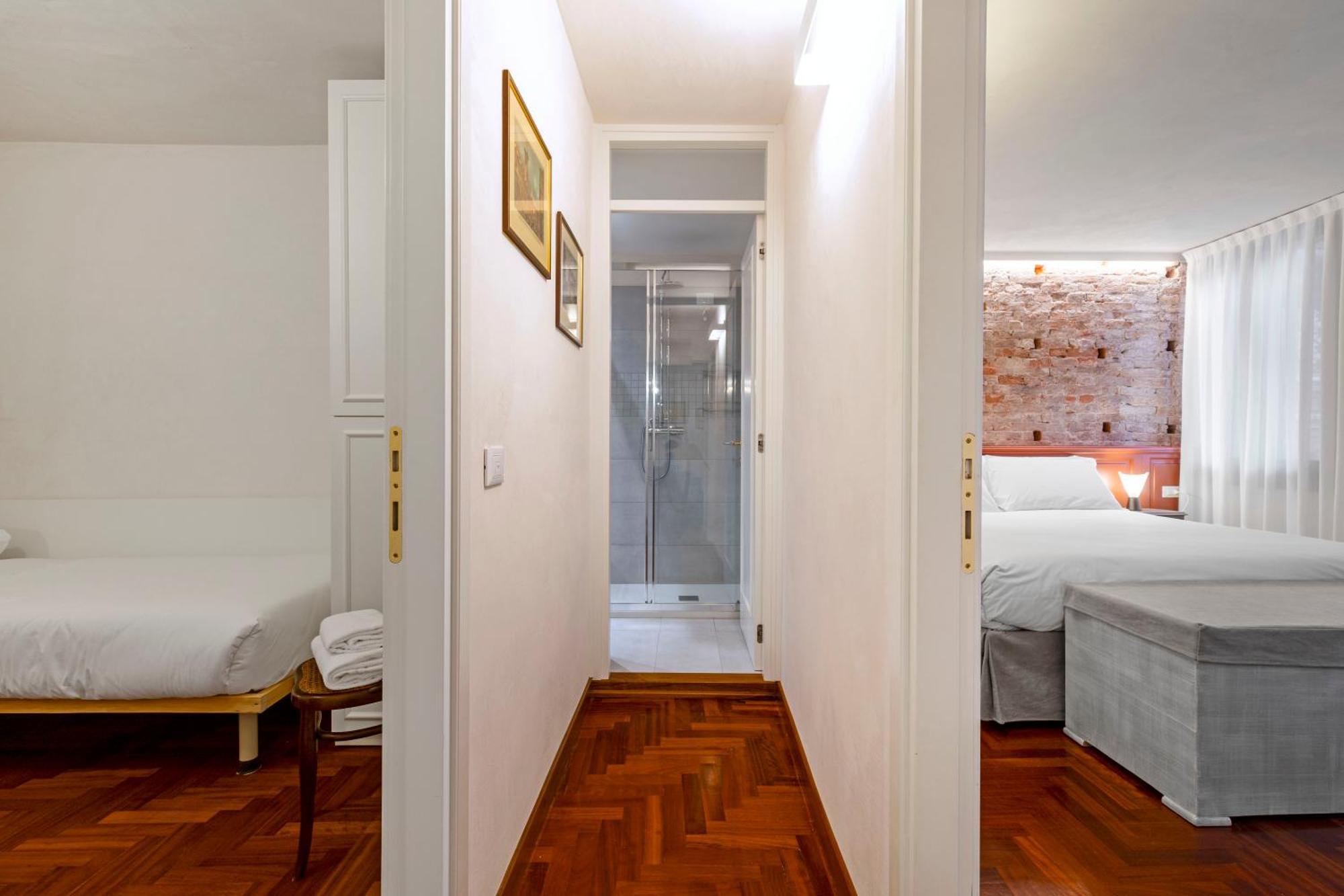 San Silvestro House Apartment Венеция Стая снимка